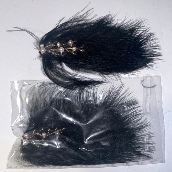 NWOT 2 Feather Hair Clips Women Girl Fascinators Hair Barrettes Headpiec Pearl - Picture 6 of 6